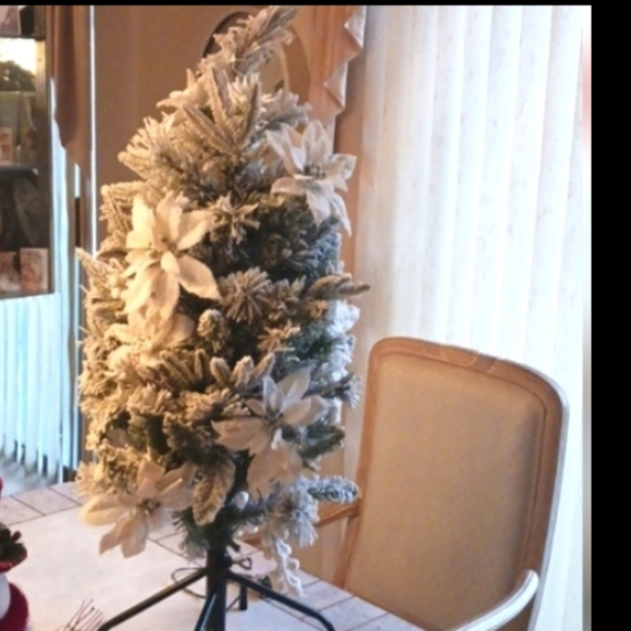 Lighted 3ft Spruce Tree by ValeriParhill/Qvc, plug-in,lightly flocked,,New - Picture 1 of 9